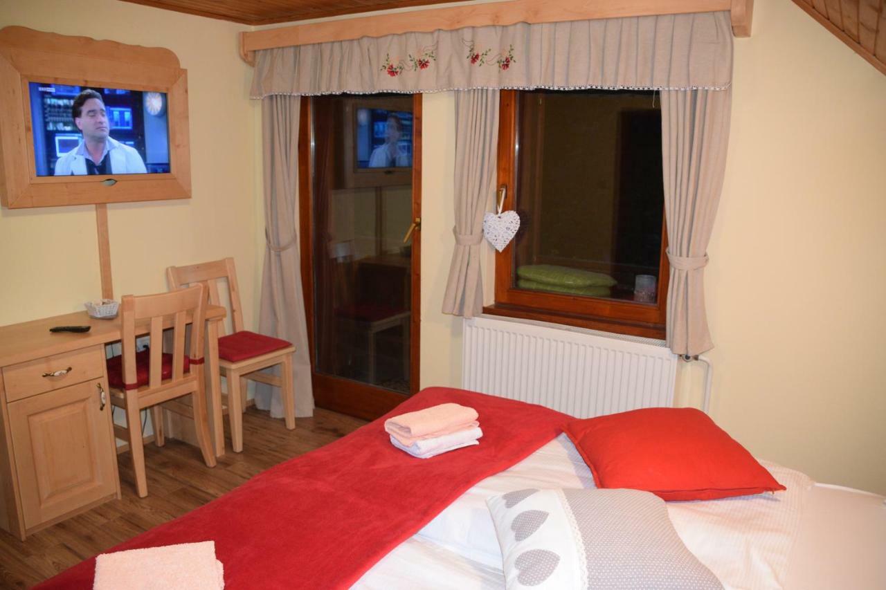 Farm Stay "Alpine Dreams" Solčava Exterior foto